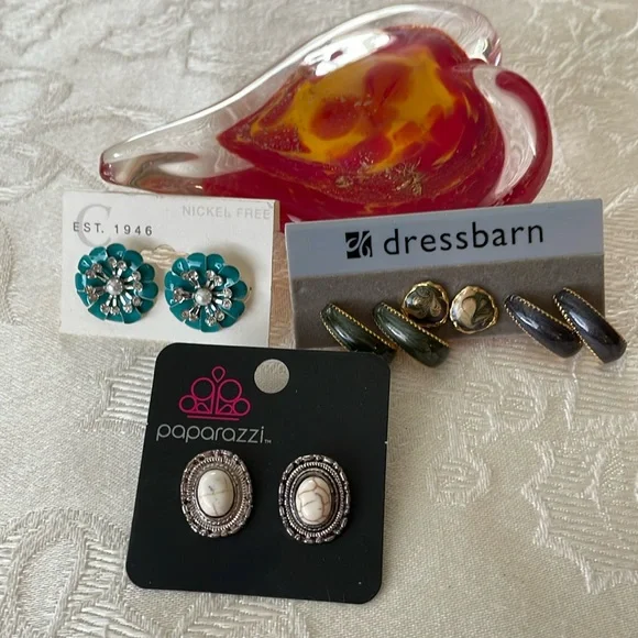 Dress Barn | Jewelry | Bundle New On Cards Pierced Earrings Dress Barn Est 946 Paparazzi | Poshmark Dress Barn | Jewelry | Bundle New On Cards Pierced Earrings Dress Barn Est 946 Paparazzi | Poshmark